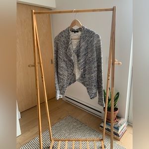 Cropped cotton cardigan with pockets and silver thread for a sparkle finish